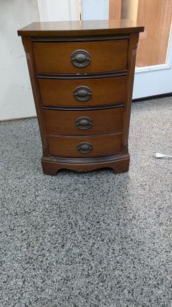 VINTAGE NIGHTSTAND.  /. END TABLE. 19TH CENTURY FEDERERALIST STYLE. CITY OF ORANGE. $30