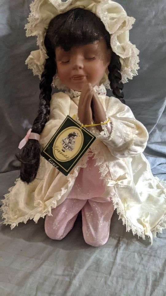 Porcelain Praying Doll Collectable 
