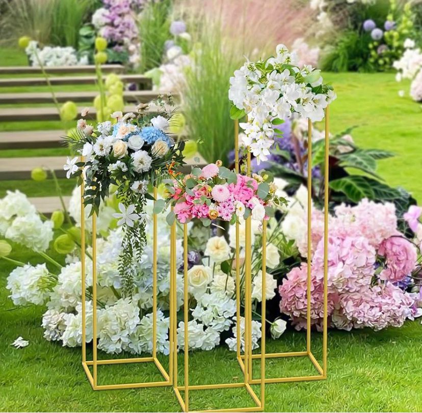 Metal Stand Golden