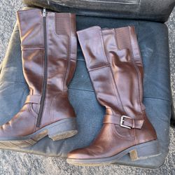 Women’s Brown Boots Size 6