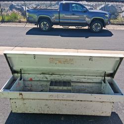 Weather guard crossbed toolbox box