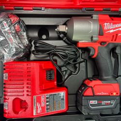 Milwaukee M 18 Fuel 3/4 inch impact wrench kit