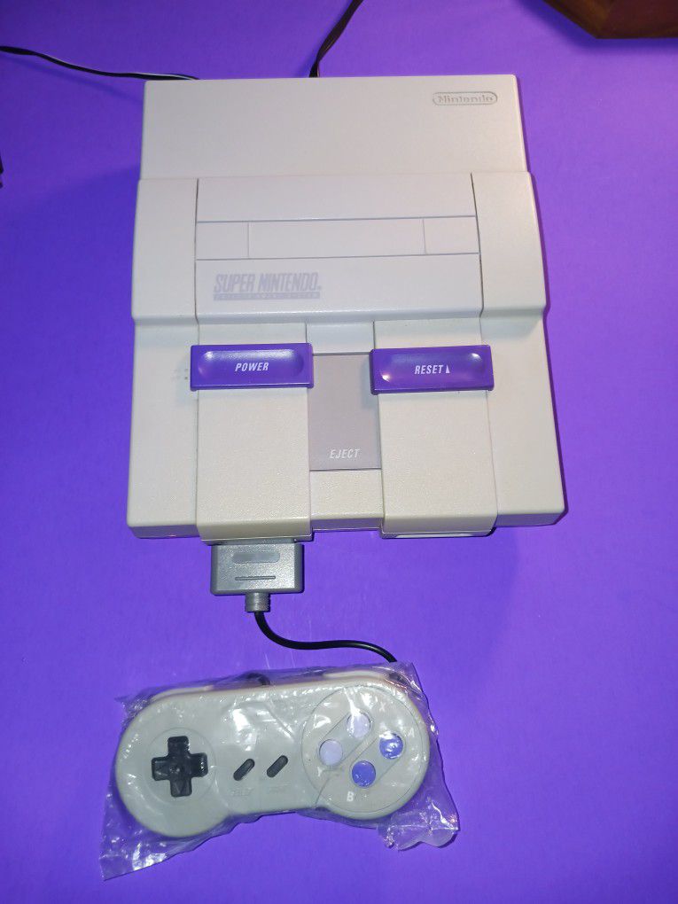 Super Nintendo 1990, Super NES Entertainment System With Controller And All  Hookups Including New Power Pack And AV Cords for Sale in Seattle, WA 