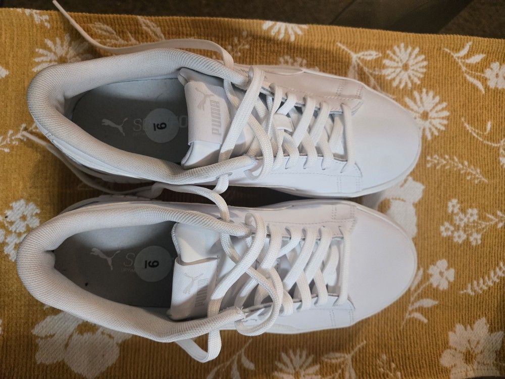 White Puma's