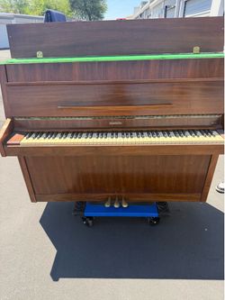 Baldwin upright piano