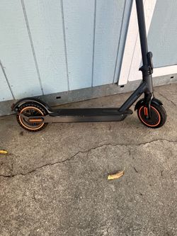 Core Ride Electric Scooter – Barely Used – Foldable Commuter Scooter