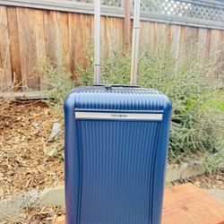 Samsonite Carry On! NEW!!!