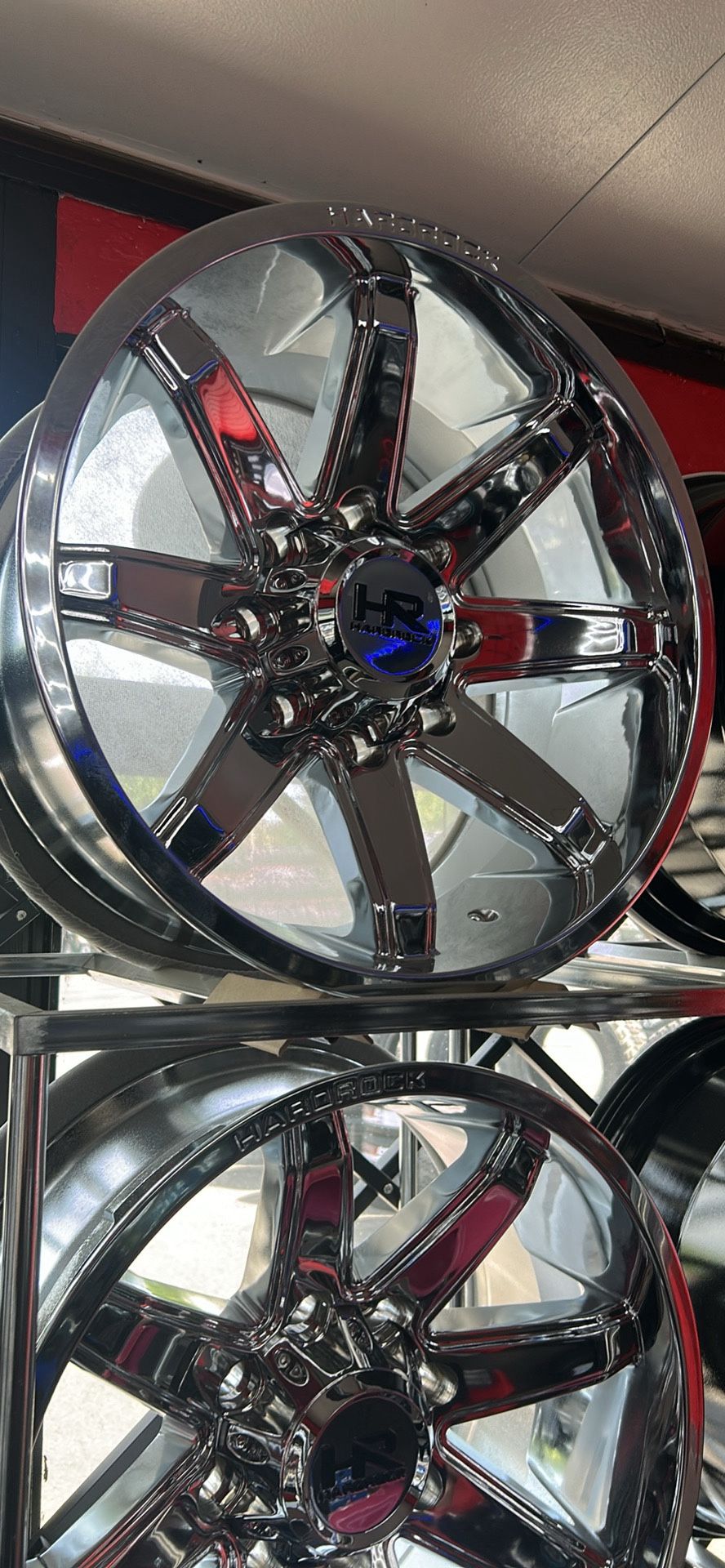 20”x10”inch 8x180 -19 $$1600 Chrome