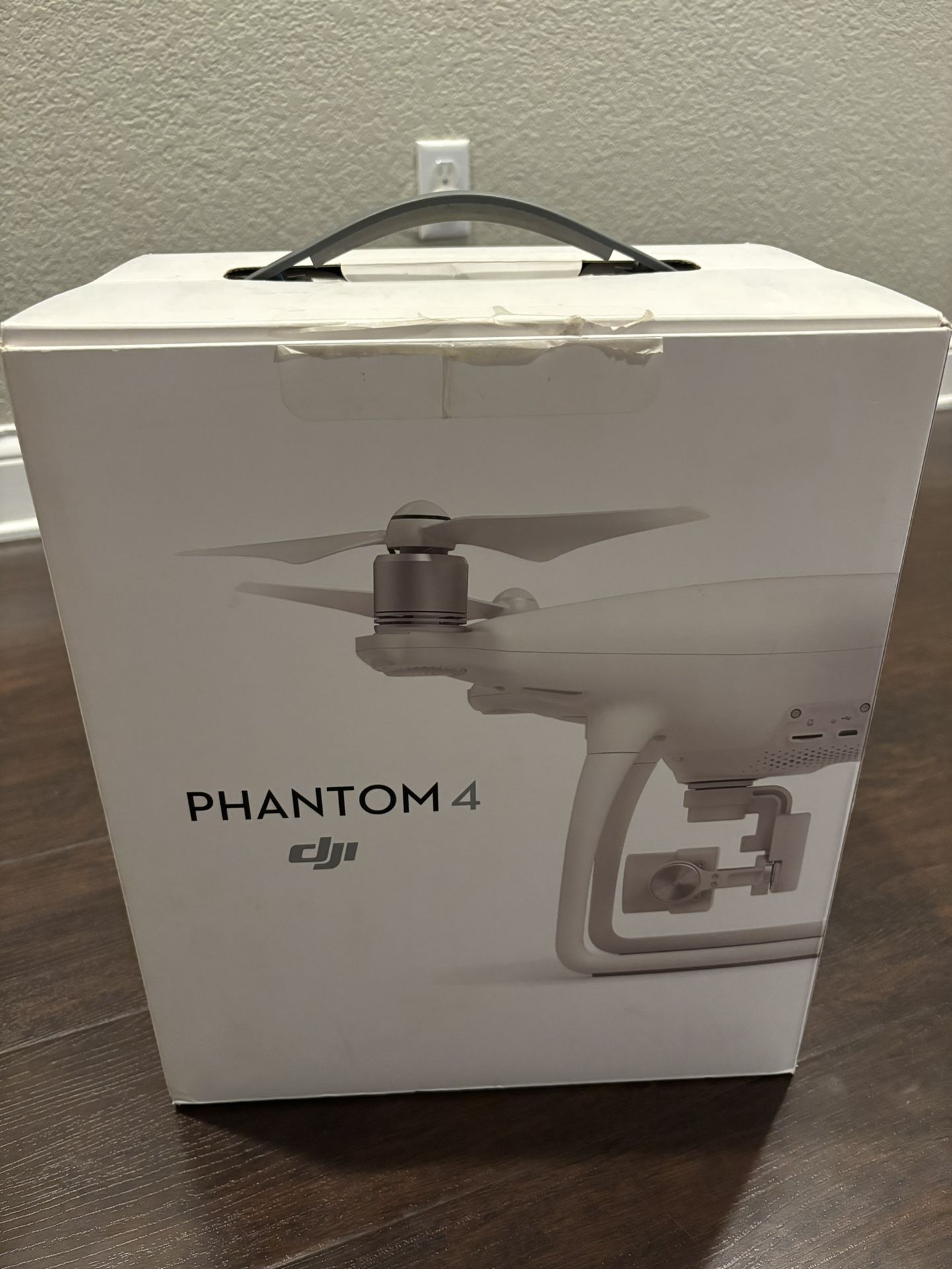 DJI PHANTOM 4