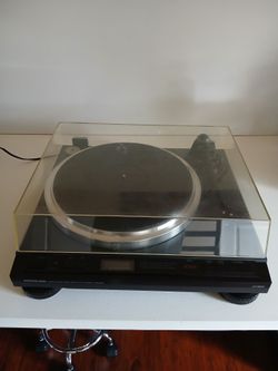 Turntable record player