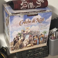 Kirkland Signature Crèche de Noël Nativity Set