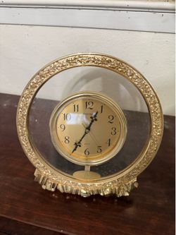 Rhythm Quartz Desk Clock