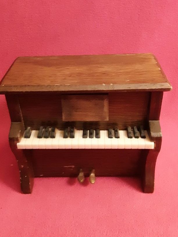 Vintage Miniature Toy Piano Coaster Set