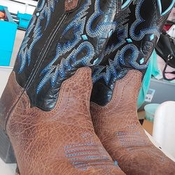 Kids ariat boots
