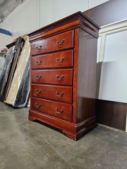 Dresser