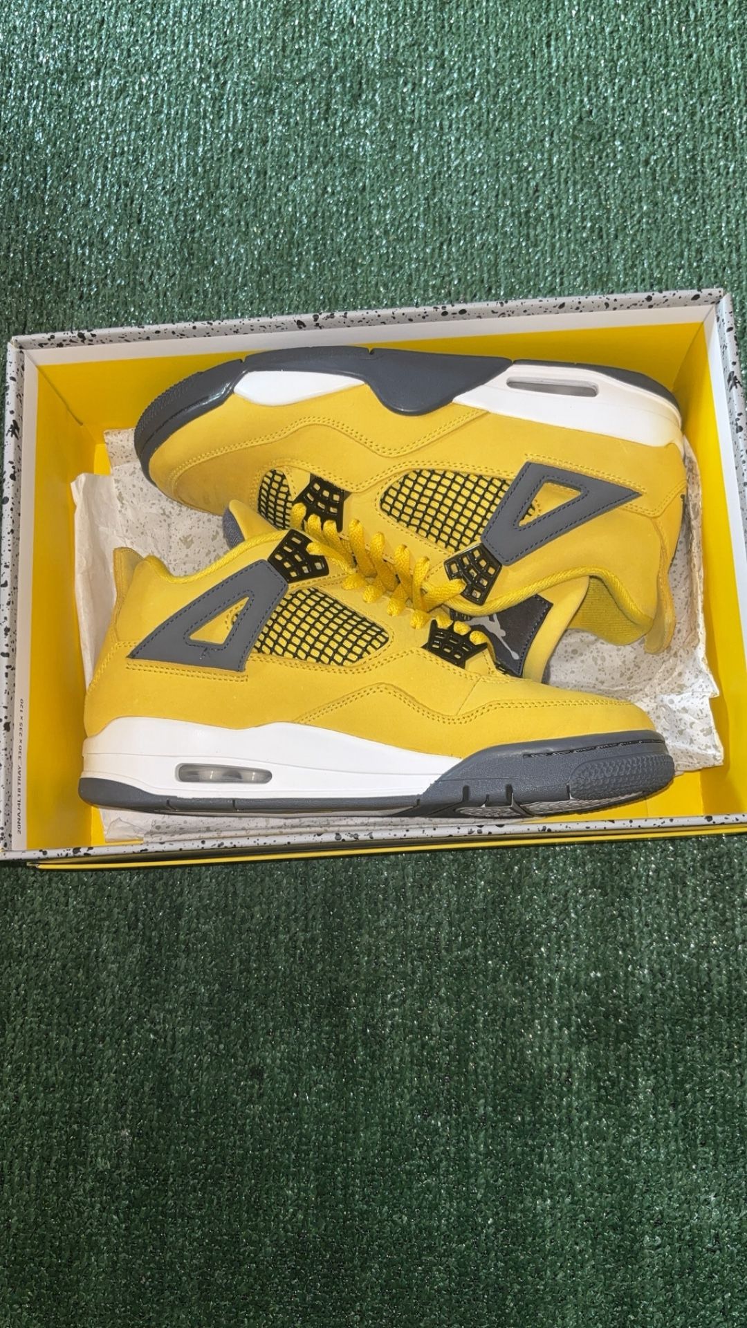Jordan 4 lightning