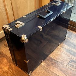 Vintage Blue Metal Suitcase/Footlocker/Instrument Case