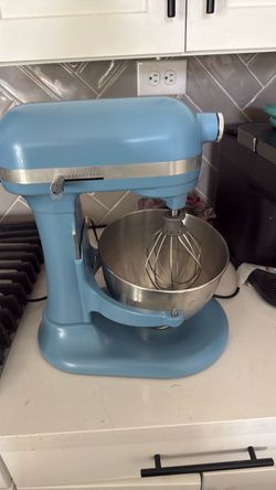 Kitchen Aid stand up Mixer