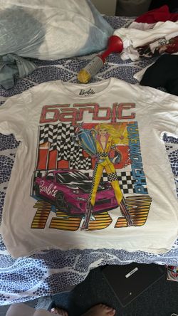 graphic tee size medium