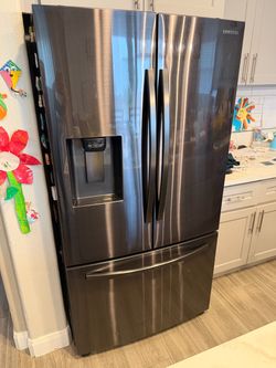 Samsung 28 Cu. Ft. Black Stainless Steel French Door Refrigerator w/ Ice & Water