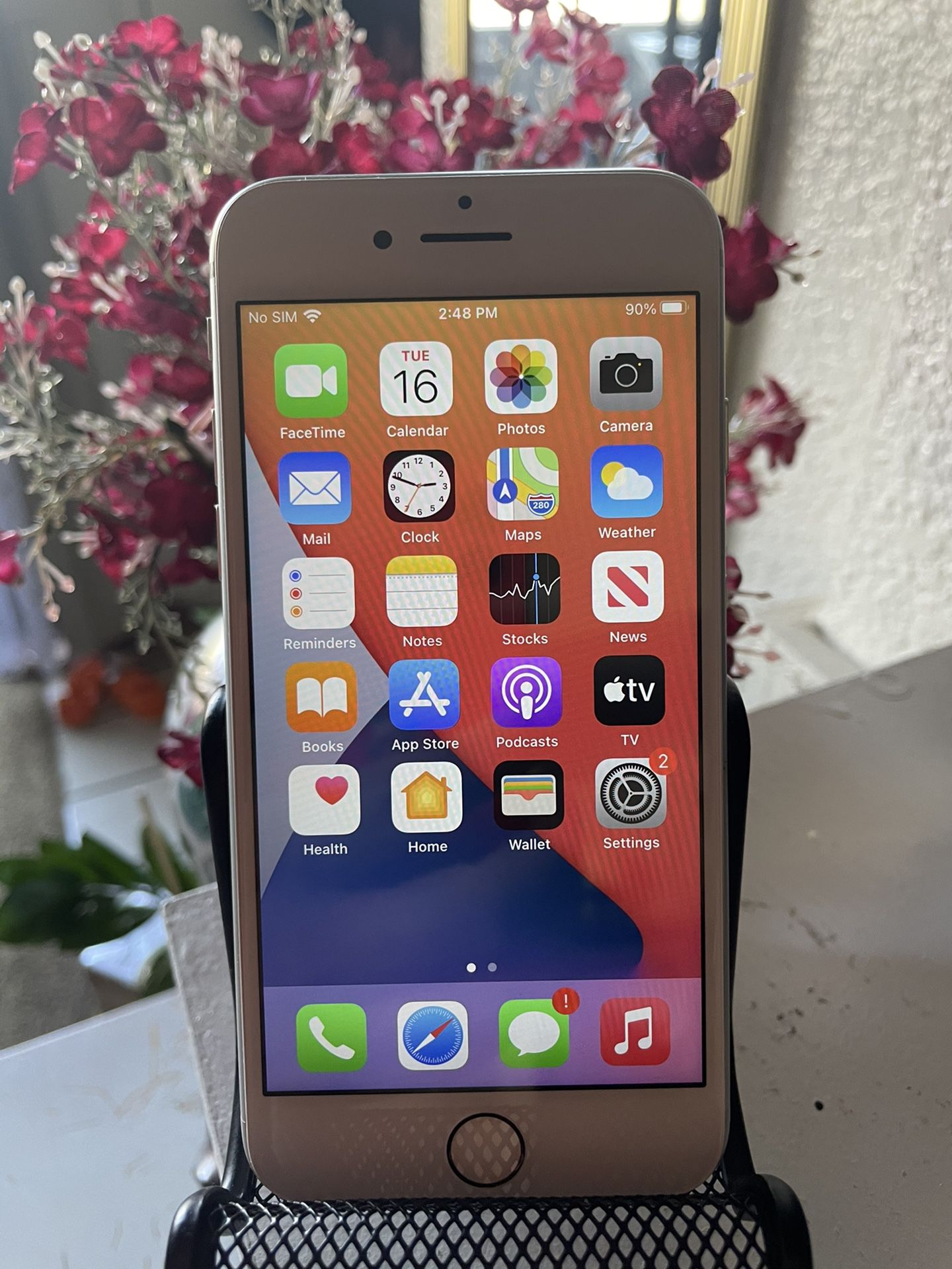 Iphone 8 64GB Silver Unlocked For Any Carrier In Excellent Condition 