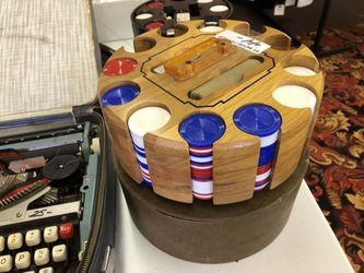 Poker chips & carrying cases