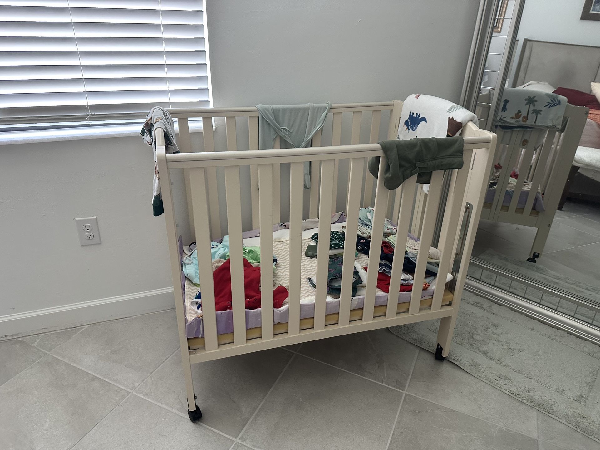 Baby Crib With Mattress