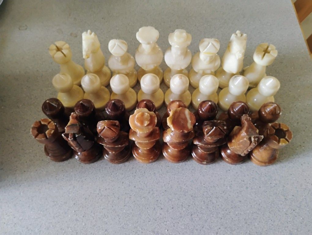 Italian Alabaster Chess Set