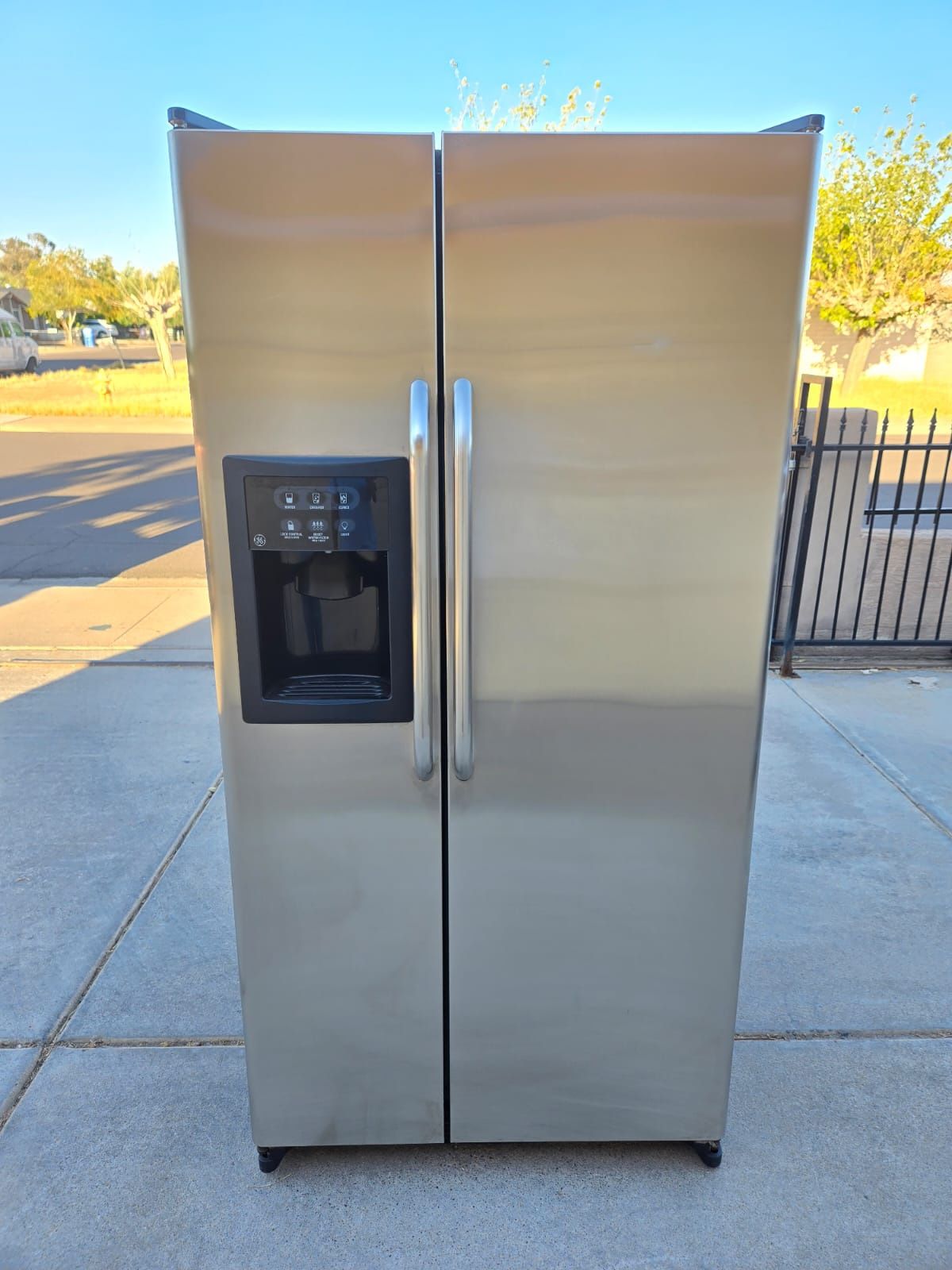 Refrigerator GE Stainless Steel Side 33x66 28 Depth