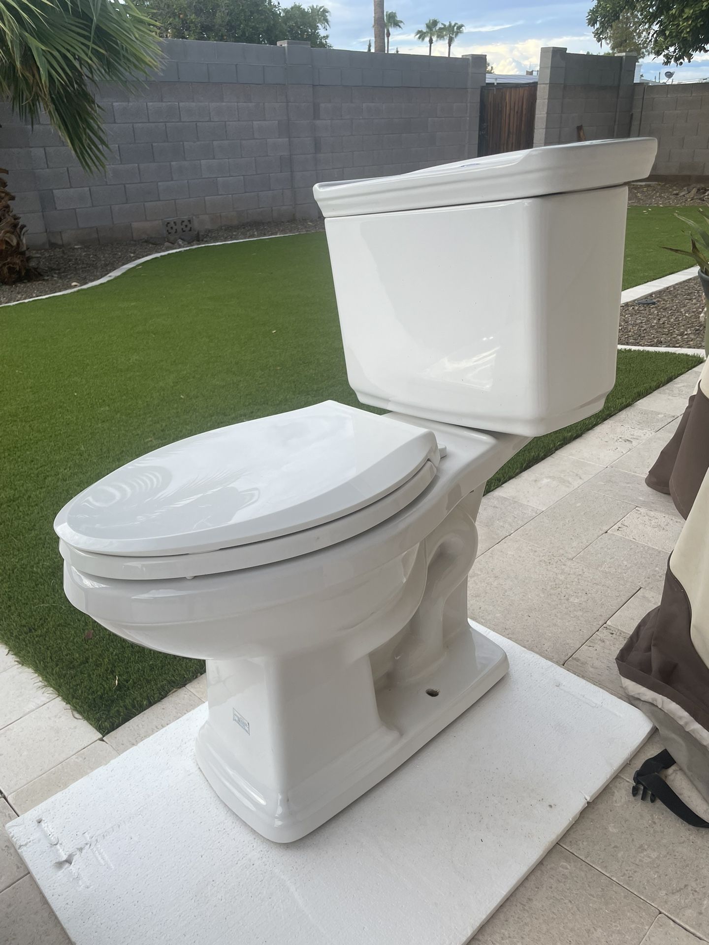 Glacier Bay Duel Flush Elongated Toilet