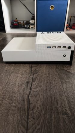 NEED GONE!! WILL NEGOTIATE PRICE!! Diskless Xbox One S w/ Cooling Fan