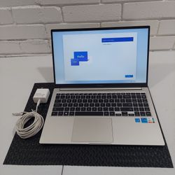 💻 Samsung Galaxy 15.6” Laptop – 11th Gen Intel I5 – EXCELLENT Condition