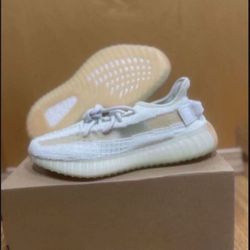Adidas Yeezy Boost 350 V2 Hyperspace Size 6 Brand New