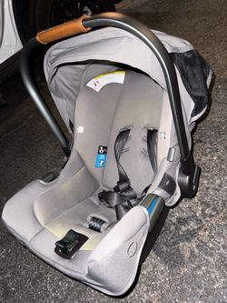 Nuna Car Seat and base