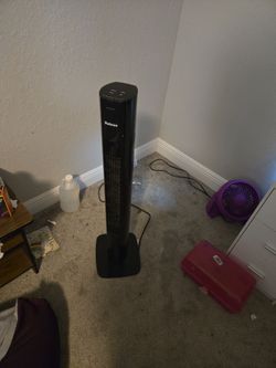 Tower fan oscilatting
