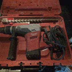 Milwaukee 5317-21 1-9/16" SDS-Max Rotary Hammer Kit
​ With Bit