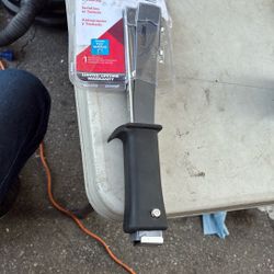 Hammer Tacker