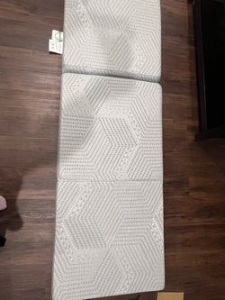 Twin XL Trifold Mattress, 4 Inch Foldable Gel Memory Foam Mattress