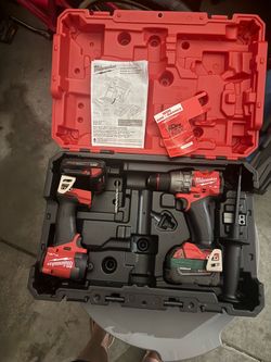 Milwaukee M18 FUEL Hammer Drill & Impact Driver Combo Kit