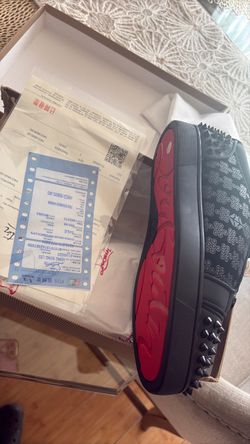 CHISTIAN LOUBOUTIN