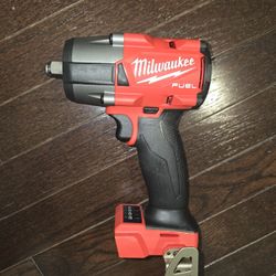 
Milwaukee
M18 FUEL Gen-2 18V Lithium-Ion Brushless Cordless Mid Torque 1/2 in. Impact Wrench w/Friction Ring (Tool-Only)