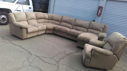 New 5 Peice Microfiber Sectional Couch