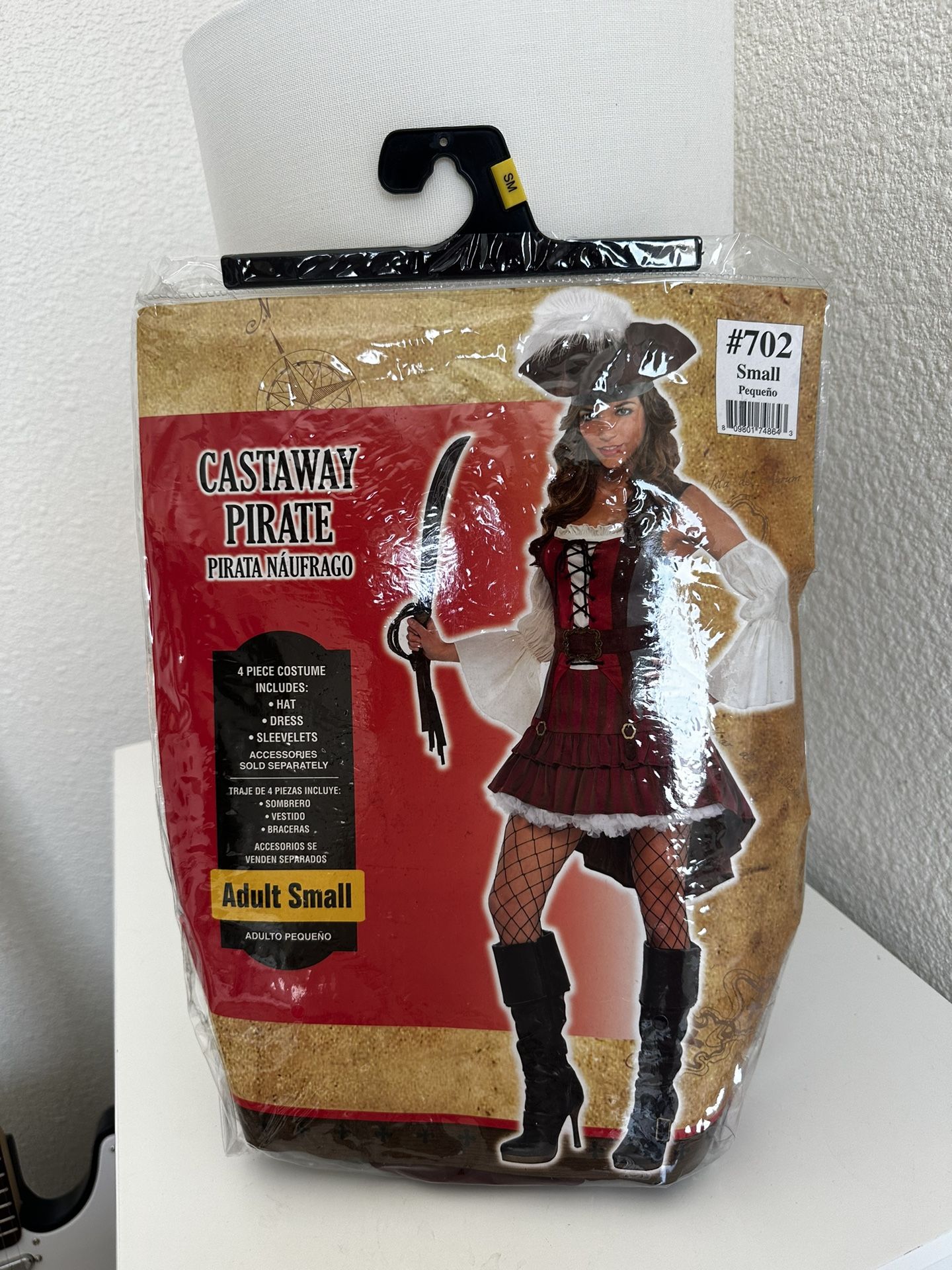 Castaway Pirate Costume (Pirata náufrago)