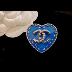 Vintage women brooch