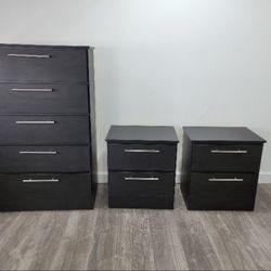 Chest And 2 Nightstands - Gavetero Y 2 Mesitas De Noche 