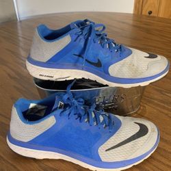 Mens NIKE Size 9 