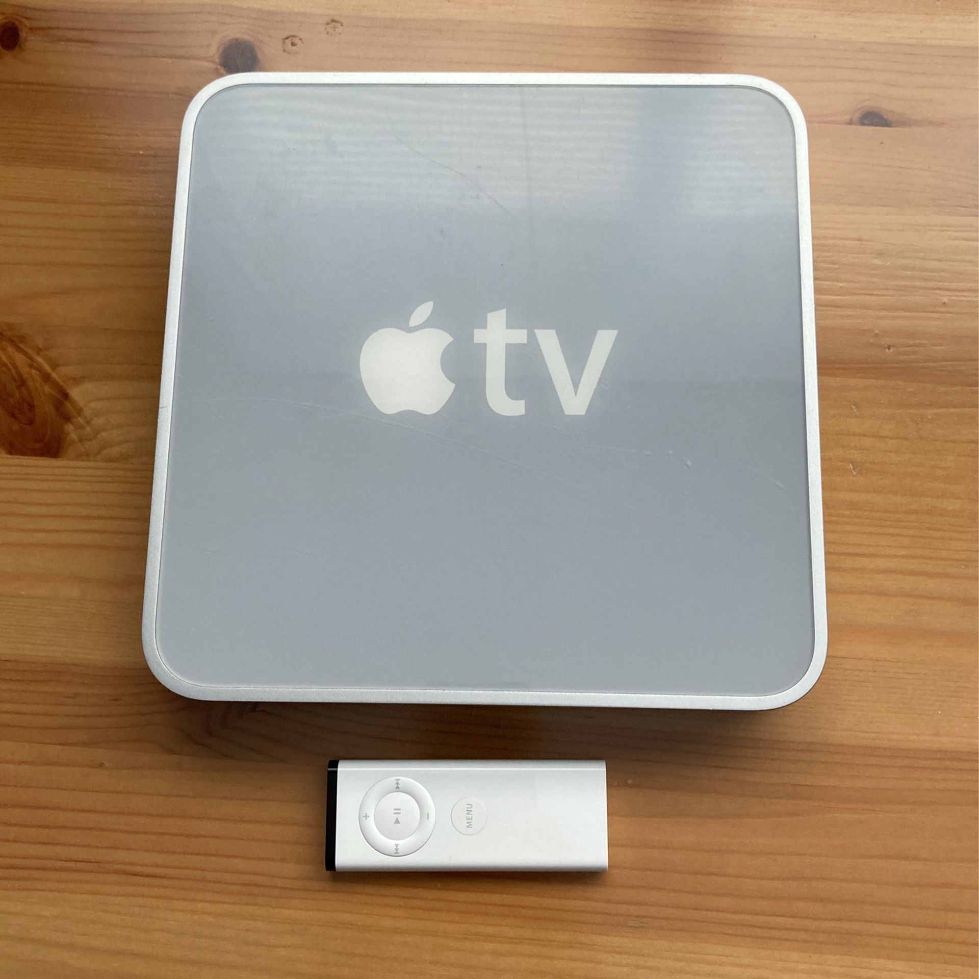 Apple TV 40 Gb With Remote 