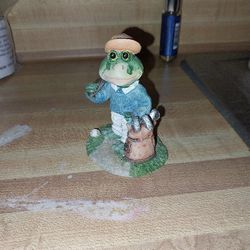 Golfing Frog Figurine