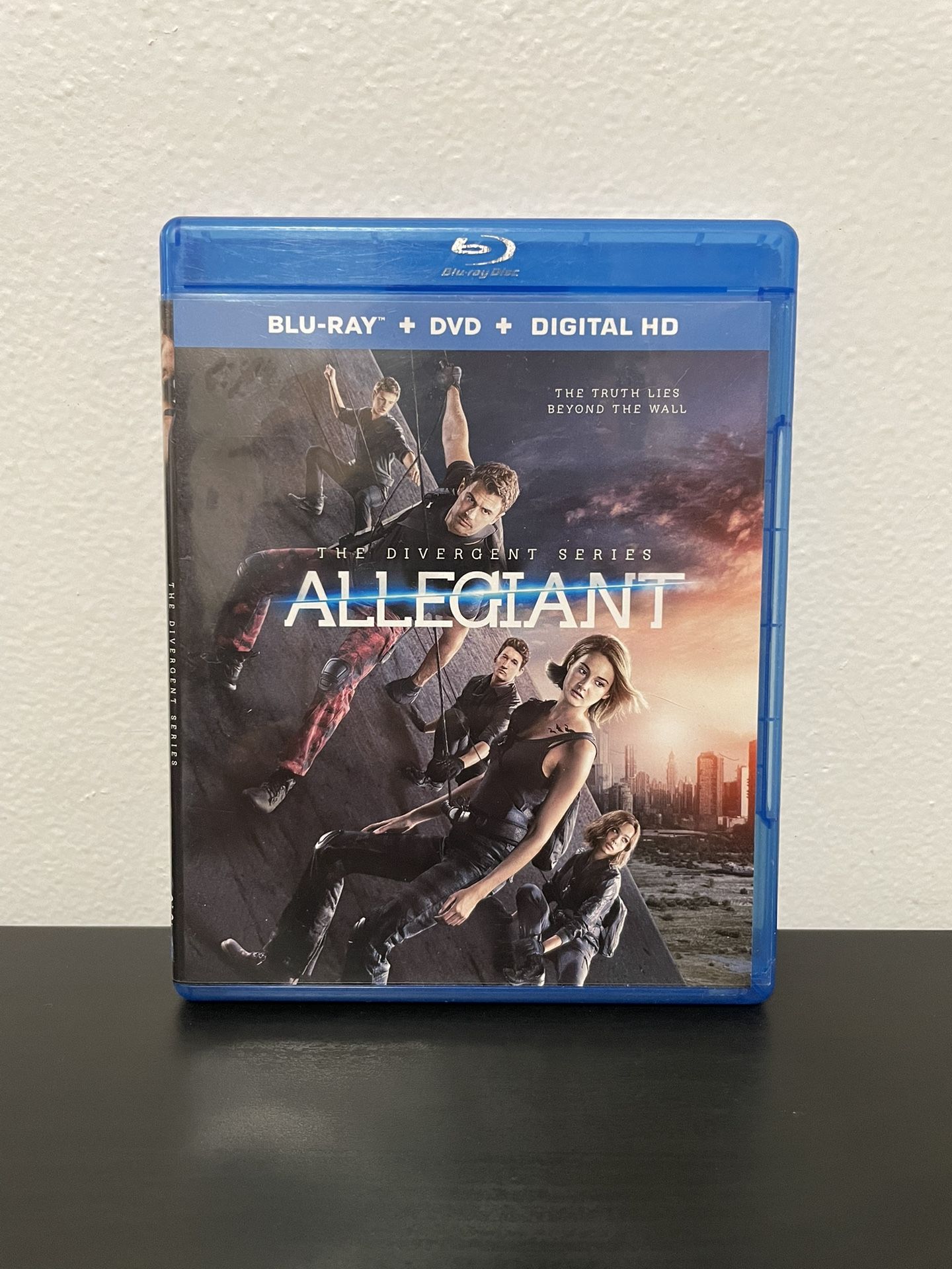 Allegiant Blu-Ray DVD 2 Disc Combo Divergent Series Shailene Woodley 2016