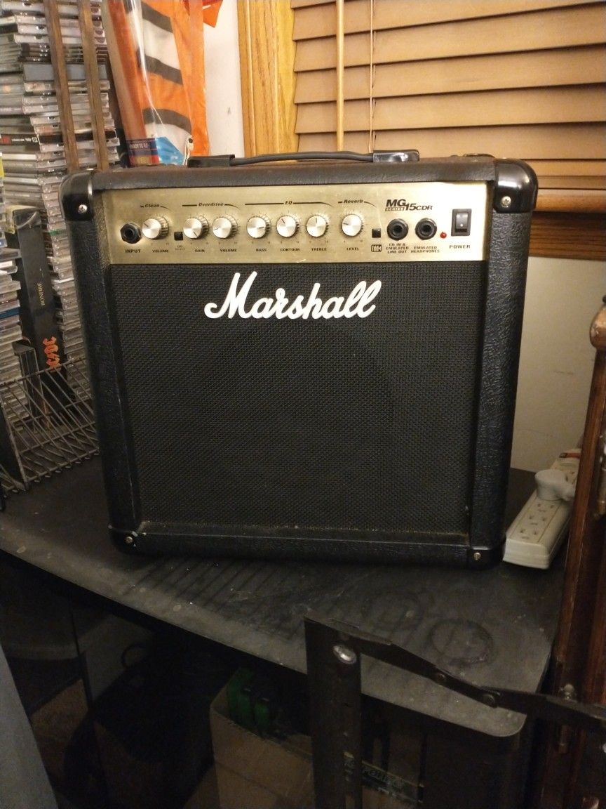 Marshall Mg 15cdr Closed Back Amplifier 